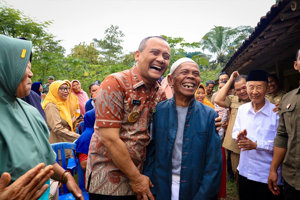 Parikan Penuh Doa Pecah di Susukan, Kunjungan Gubernur Ahmad Luthfi Disambut Hangat Warga